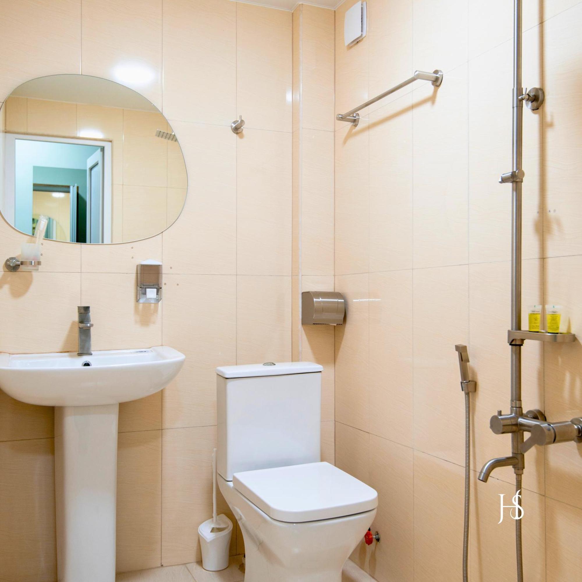 טביליסי Hotel Serenity מראה חיצוני תמונה